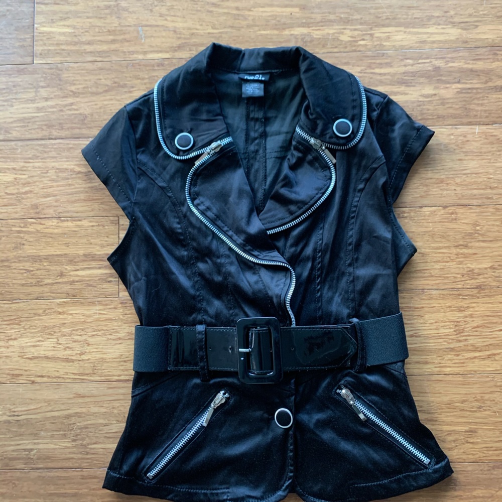 RUE 21 button down